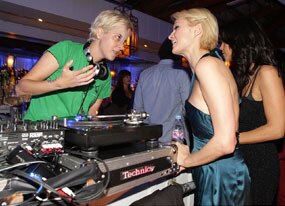 Samantha Ronson, Paris Hilton