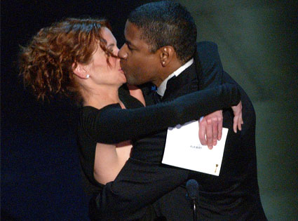 Julia Roberts, Denzel Washington AP Photo/Kevork Djansezian
