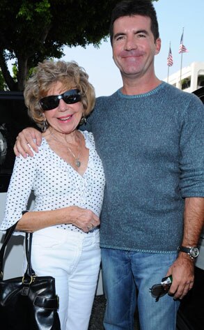 Simon Cowell, Mom