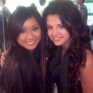 Brenda Song, Selena Gomez