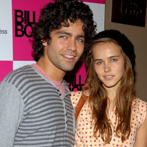 Adrian Grenier, Isabel Lucas
