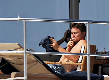 leonardo dicaprio paparazzi