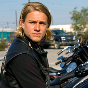 300.hunnam.charlie.lc.092308.jpg