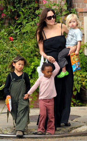 Angelina Jolie, Shiloh Jolie-Pitt, Zahara Jolie-Pitt, Pax Thien Jolie-Pitt