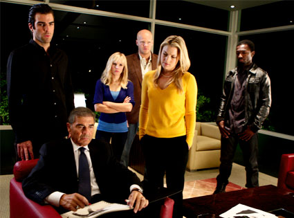 425.Heroes.Foster.Petrelli.Quinto.Bell.Shields.Larter.Hector.lc.111708.jpg