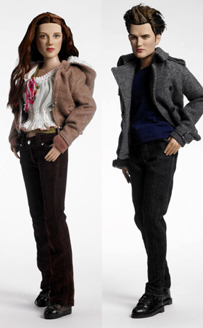 http://images.eonline.com/eol_images/Entire_Site/20081212/293.twilight.dolls.121208.jpg