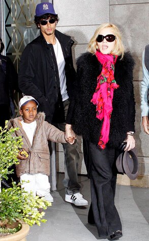 Madonna, David Banda, Jesus Luz
