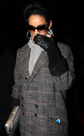 rihanna chris brown fight pictures. rihanna chris brown fight pics