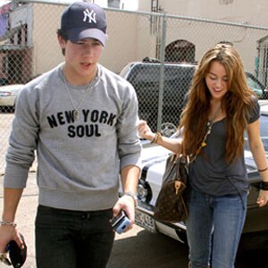 Nick Jonas, Miley Cyrus