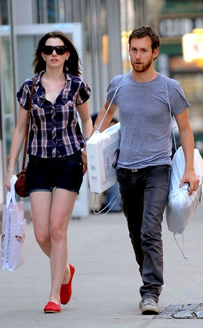 Anne Hathaway, Adam Schulman