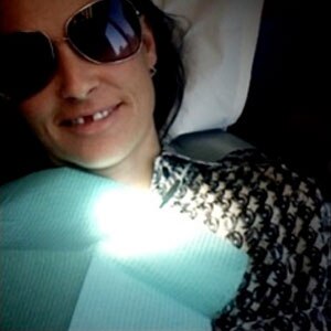 Demi Moore, Twitter, Missing Tooth