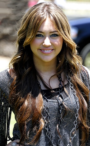 miley cyrus no makeup. miley cyrus no makeup on.