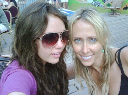 Miley Cyrus, Tish Cyrus