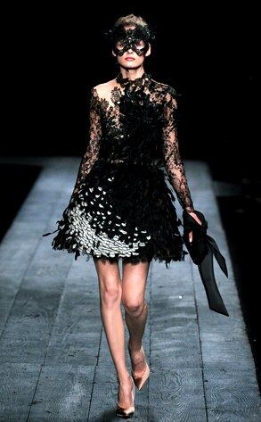 Valentino Model, Paris Fashion Week