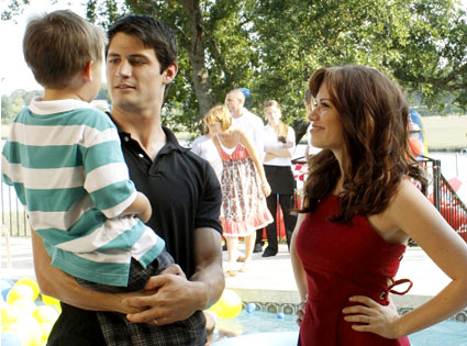 http://images.eonline.com/eol_images/Entire_Site/20090831/425.onetreehill.lafferty.galeotti.lc.083109.jpg