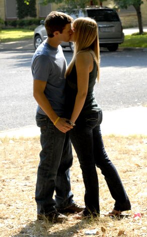 Friday Night Lights, FNL, Aimee Teegarden, Zach Gilford