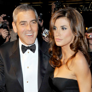 Caught! George Clooney Who?! Elisabetta Canalis Serenaded by Mystery Man