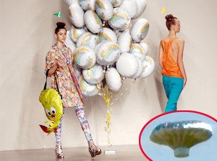 Krizia Robustella Fashion Show, Balloon