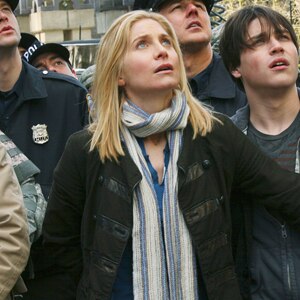 V, Elizabeth Mitchell, Logan Huffman