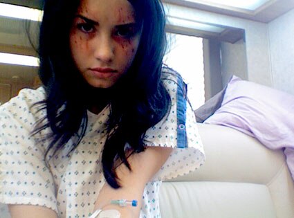 Demi Lovato, Twitter