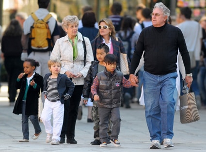 William Pitt, Jane Pitt, Zahara, Shiloh, Pax, Maddox