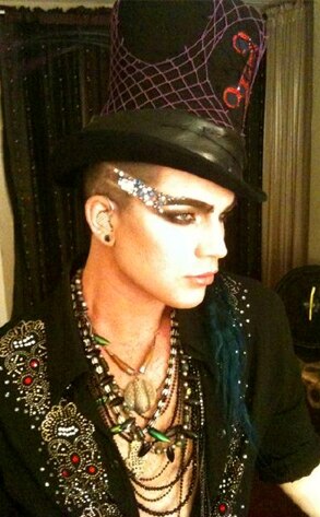 Adam Lambert, Twitter