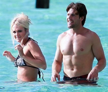 After taking the marital plunge last weekend Carrie Underwood and new hubby