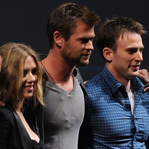 Scarlett Johansson, Chris Hemsworth, Chris Evans