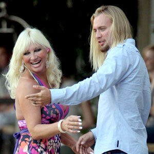 Linda Hogan, Charlie Hill