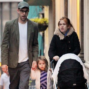 ISLA FISHER, SACHA BARON COHEN, OLIVE BARON COHEN
