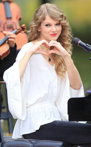 taylor swift signature heart. Taylor Swift