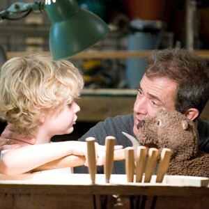 Mel Gibson, Riley Thomas Stewart, The Beaver