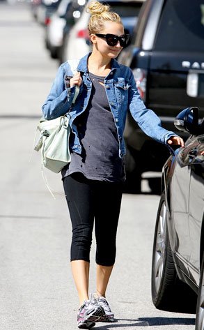 Nicole Richie - not pregnant