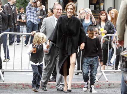 Brad Pitt, Angelina Jolie, Maddox Chivan, Zahara Marley, Shiloh Nouvel, Pax Thien