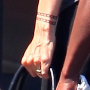 Daisy+chain+tattoo+wrist