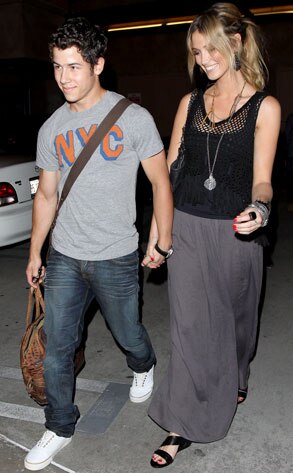 Nick Jonas, Delta Goodrem Nick Jonas, Delta Goodrem