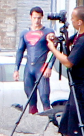 Some newly released images from Man of Steel provide a closer look at the