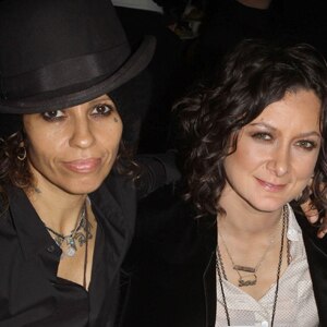 Linda Perry, Sara Gilbert