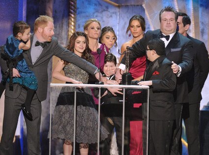 Modern Family, Aubrey Anderson-Emmons, Jesse Tyler Ferguson, Ariel Winter, Julie Bowen, Sarah Hyland, Nolan Gould, Sofia Vergara