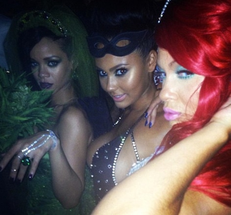 Rihanna, Twitter