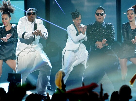MC Hammer, Psy, AMA Show