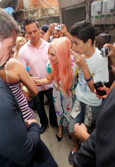 Lady Gaga, Lady Gaga no Brasil, Lady Gaga na favela