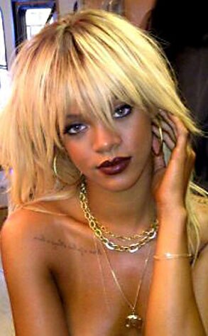 Rihanna, Twitter