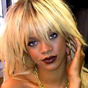 Rihanna Dyes Her Hair Blonde & Willow Shaves Hers Off - mystyle.com