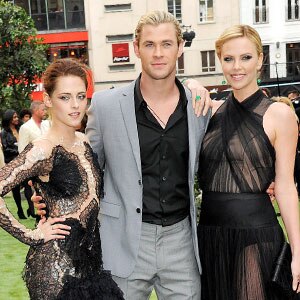 Kristen Stewart, Chris Hemsworth, Charlize Theron