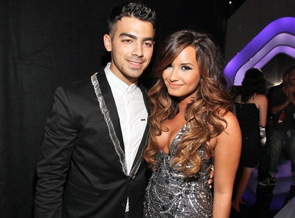 Joe Jonas, Demi Lovato Joe Jonas, Demi Lovato