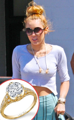 Miley Cyrus, Engagement Ring