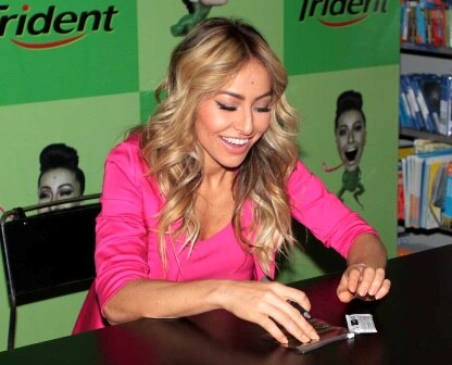 Sabrina Sato, Trident