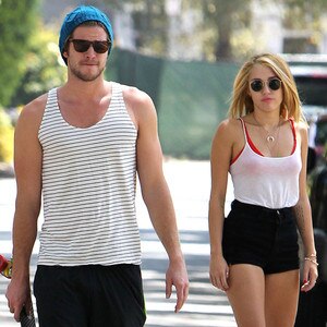 Miley Cyrus, Liam Hemsworth Miley Cyrus, Liam Hemsworth