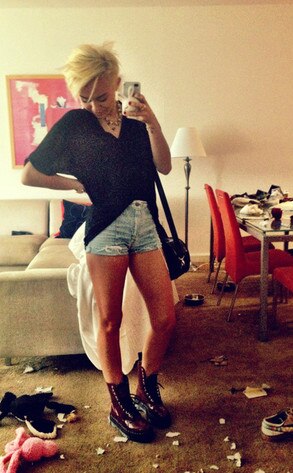 Miley Cyrus Twit Pic